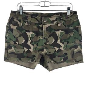 Venus Frayed Hem Green Camouflage Women's Shorts 12